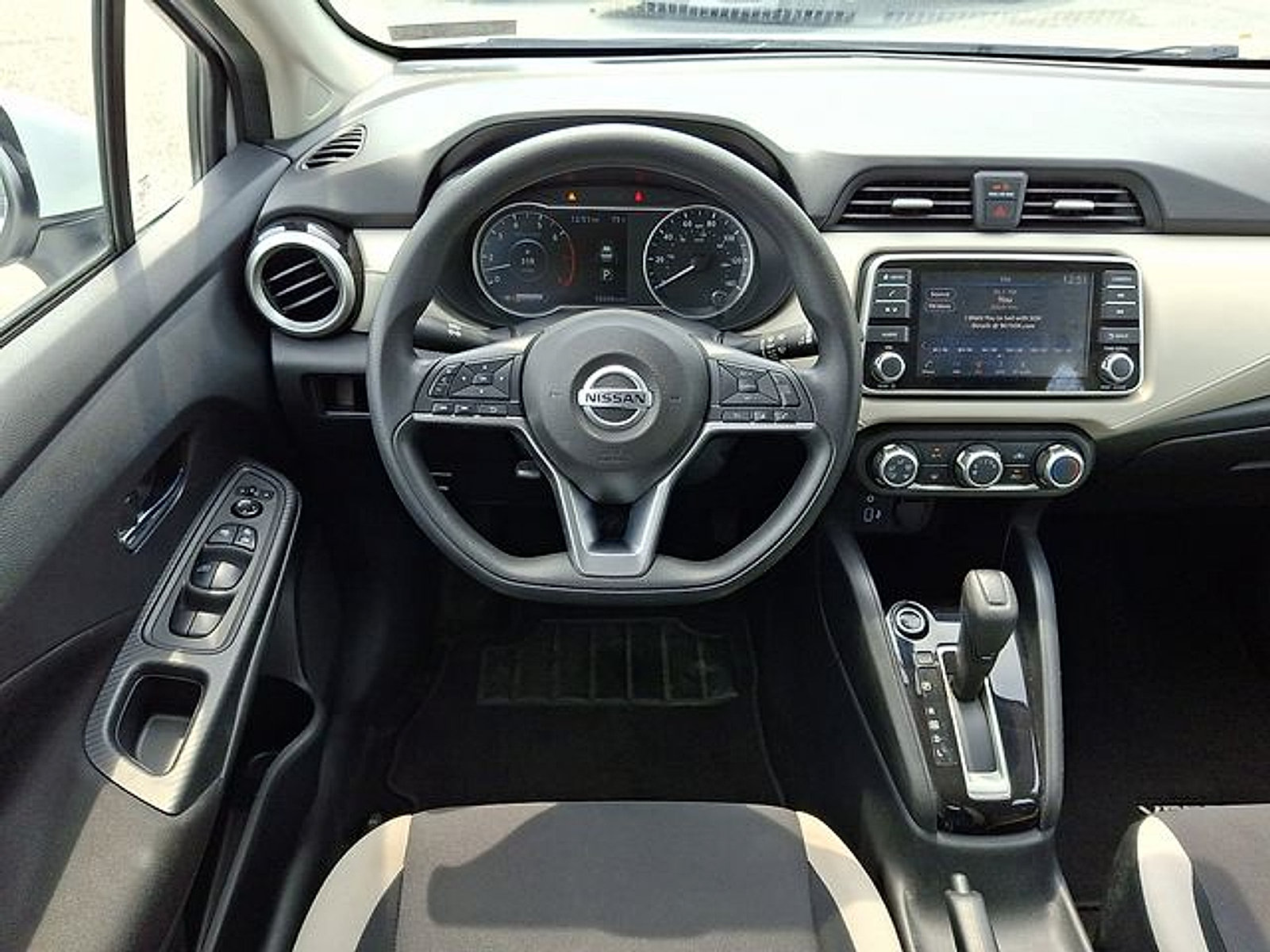 Used 2022 Nissan Versa SV w/ Trunk Package FWD image 13