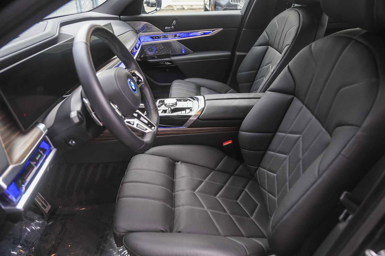 Used 2025 BMW i7 eDrive50 w/ M Sport Package image 14