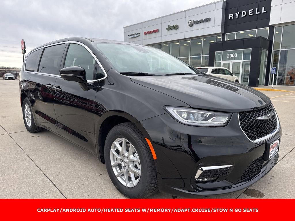 New 2026 Chrysler Pacifica Select