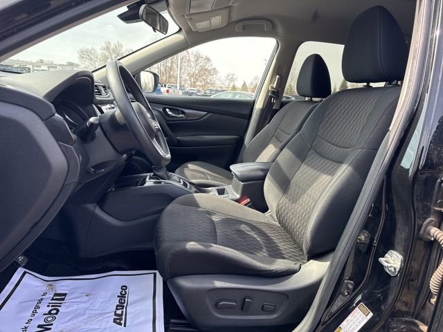 Used 2020 Nissan Rogue SV image 19