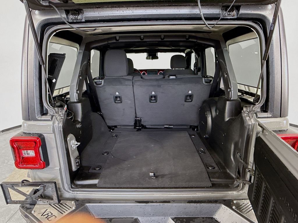 Used 2020 Jeep Wrangler Unlimited Rubicon w/ Steel Bumper Group image 25