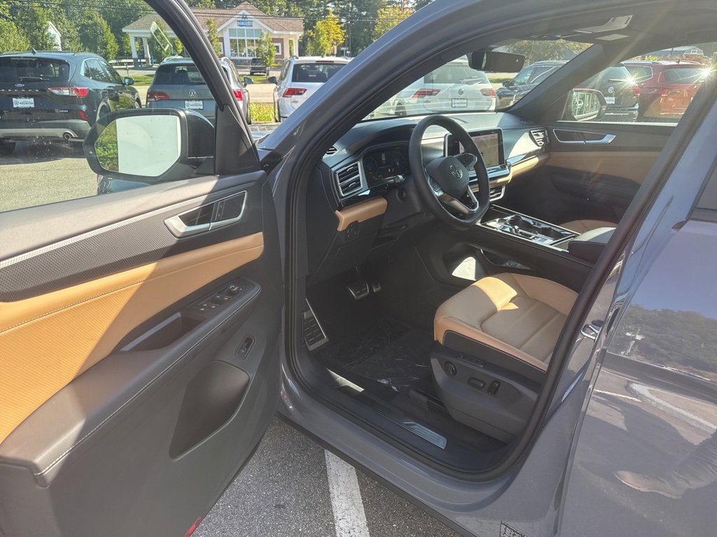 New 2026 Volkswagen Atlas Cross Sport SEL R-Line image 17