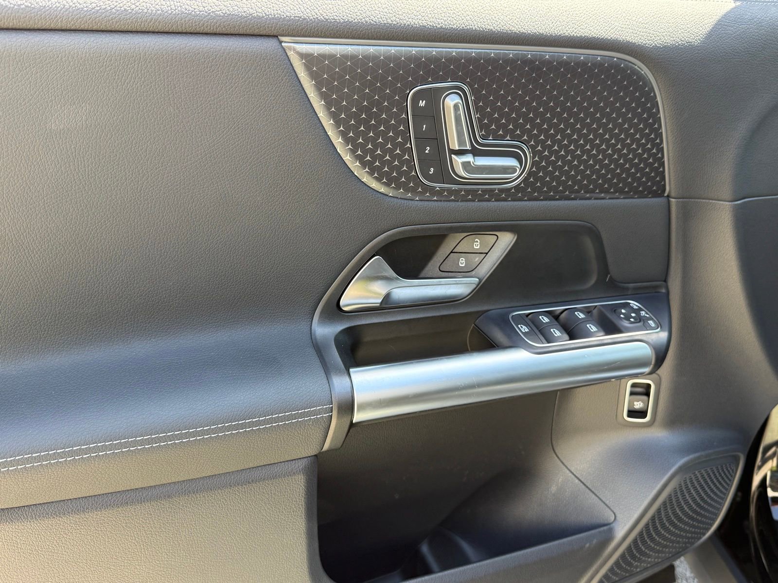 Used 2025 Mercedes-Benz GLA 250 image 22