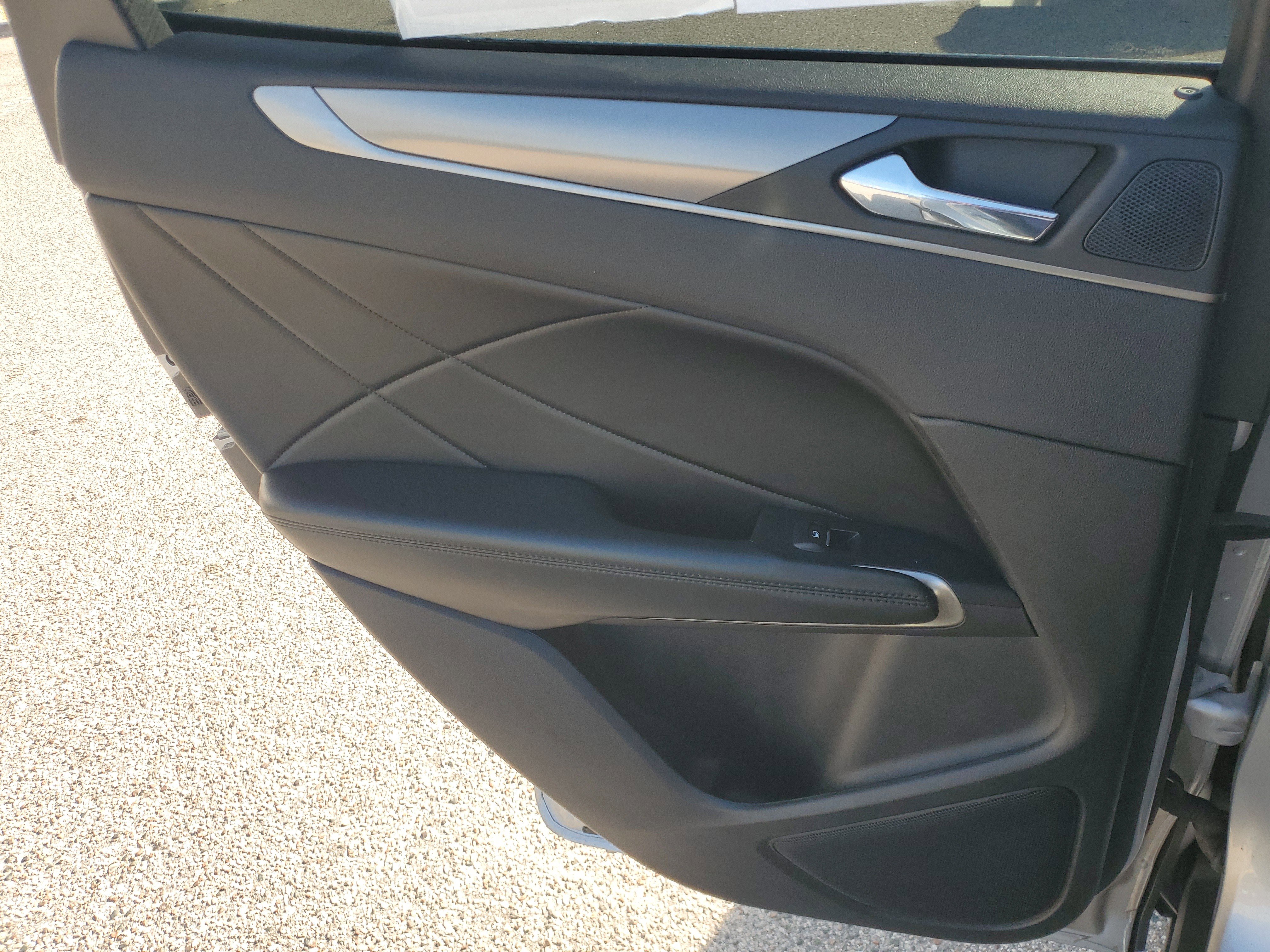 Used 2018 Lincoln MKC Premiere image 19