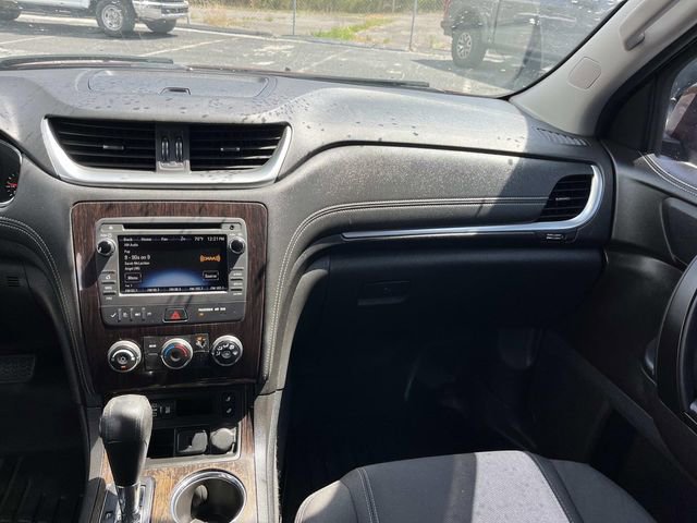 Used 2017 Chevrolet Traverse LT w/ Style and Technology Package image 12