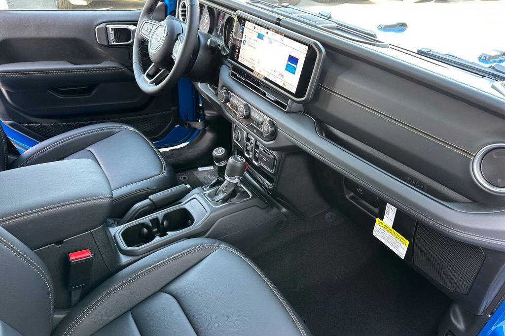 New 2026 Jeep Gladiator Sport AWD/4WD image 15