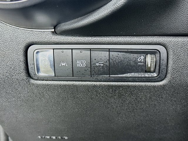 Used 2024 Chevrolet Equinox EV RS FWD image 23