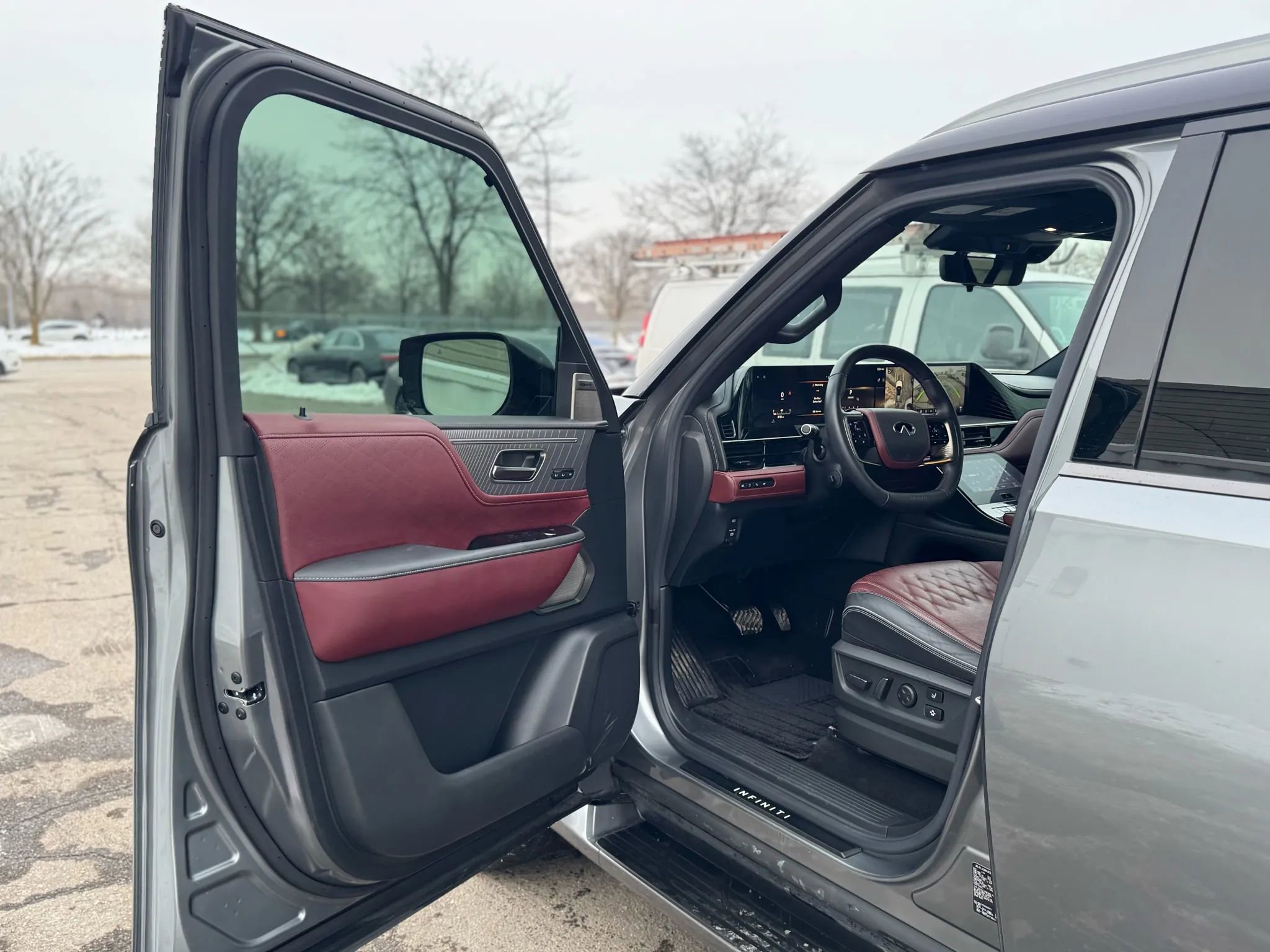 Used 2025 INFINITI QX80 Autograph image 11