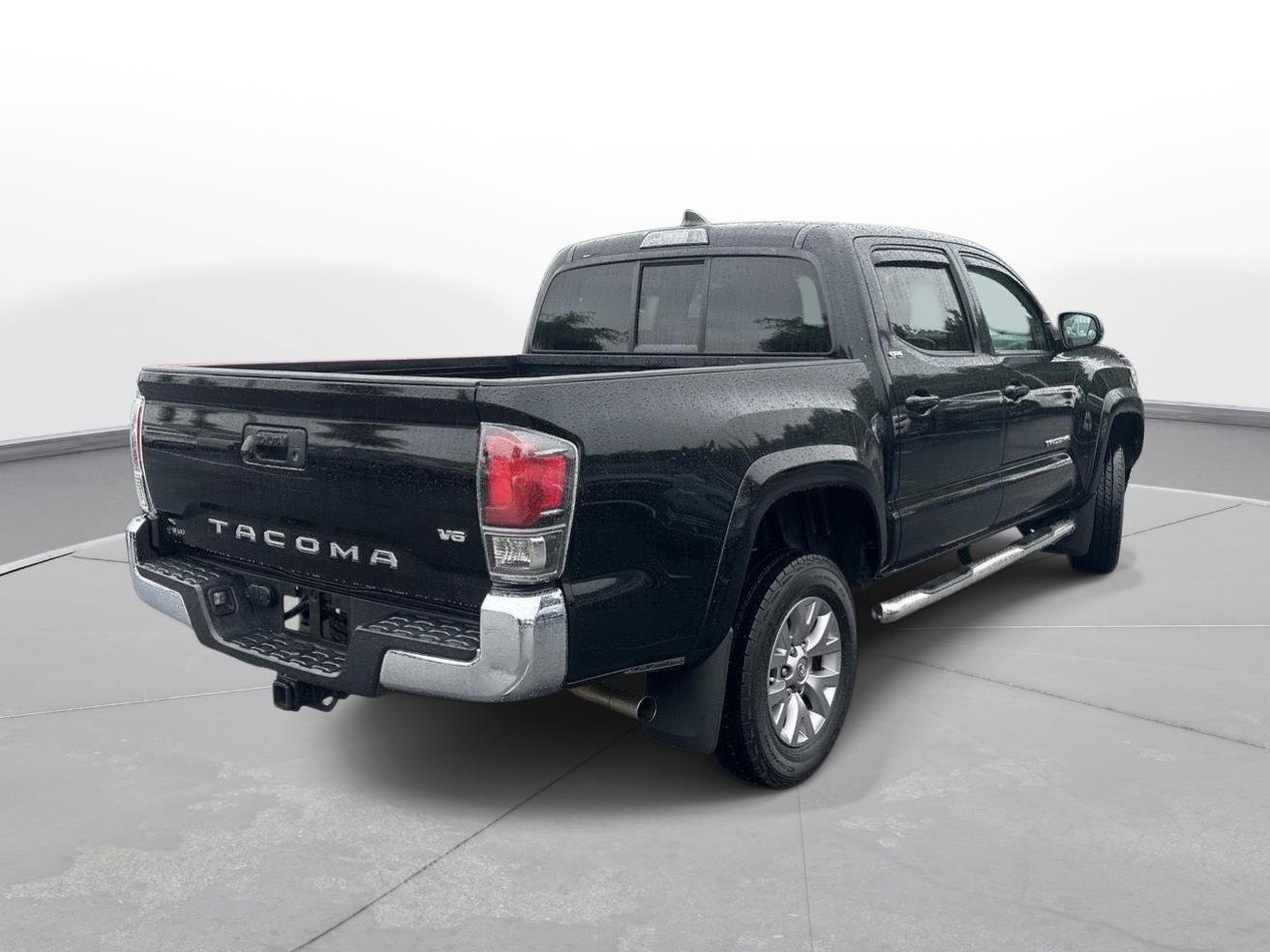 Used 2017 Toyota Tacoma SR5 w/ Tow Package RWD image 6