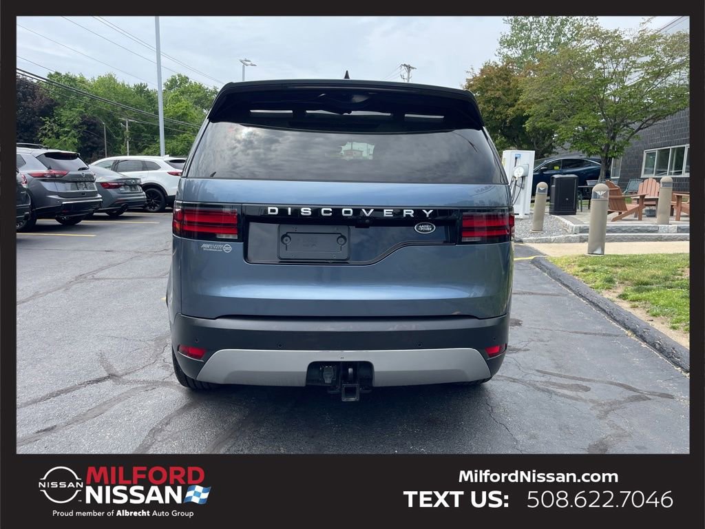 Used 2023 Land Rover Discovery S AWD/4WD image 4