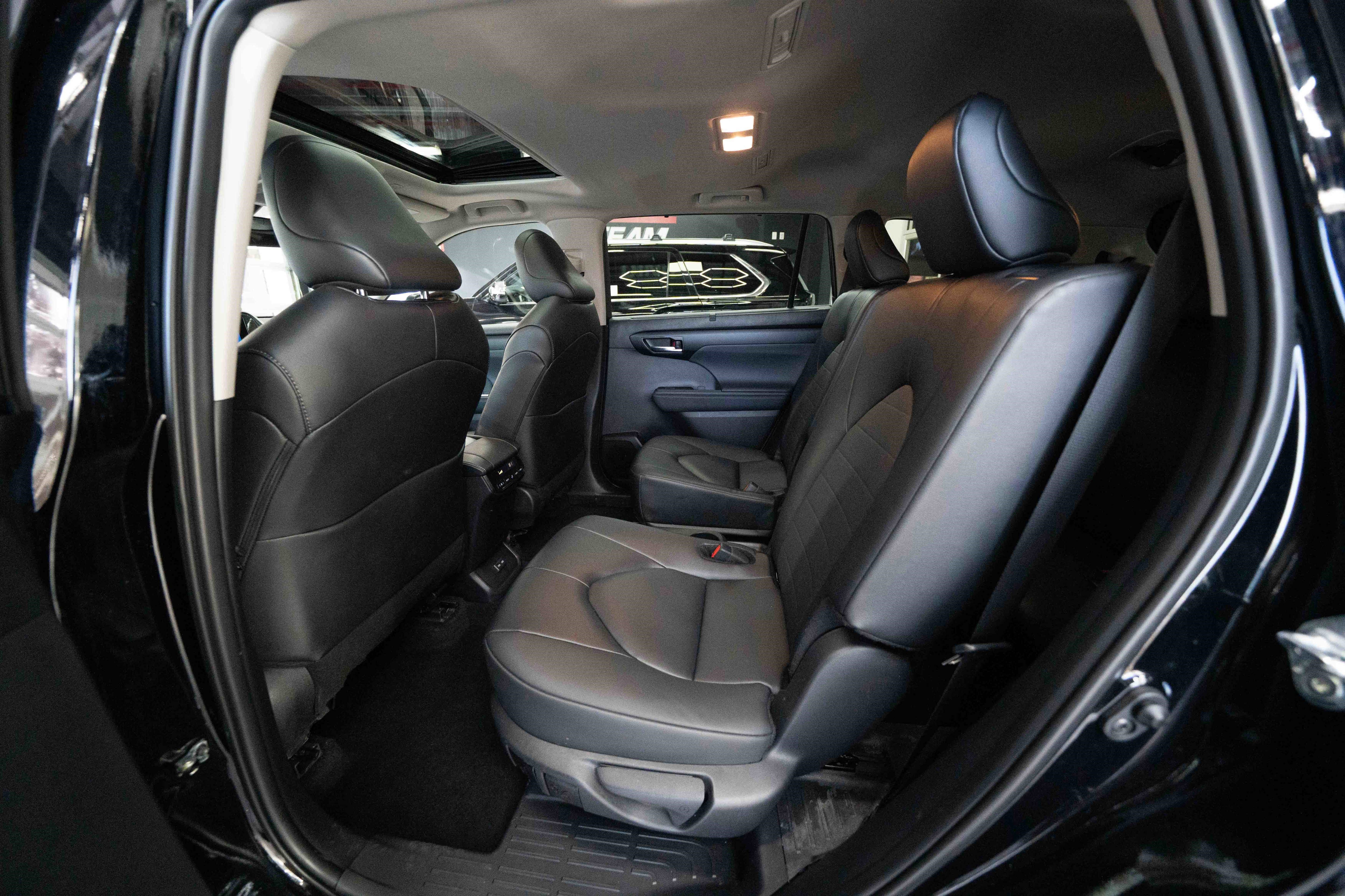 Used 2025 Toyota Highlander XLE image 23