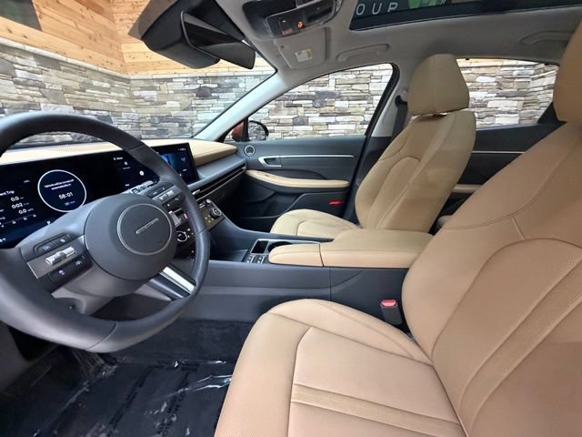 Used 2025 Hyundai Sonata Limited FWD image 13