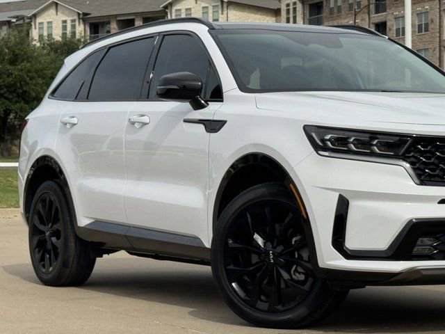 Used 2023 Kia Sorento SX AWD/4WD image 3