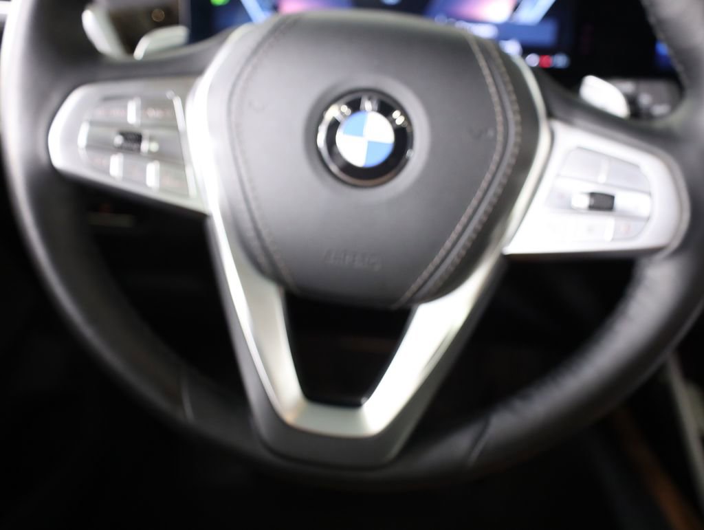 Used 2025 BMW X7 xDrive40i AWD/4WD image 44