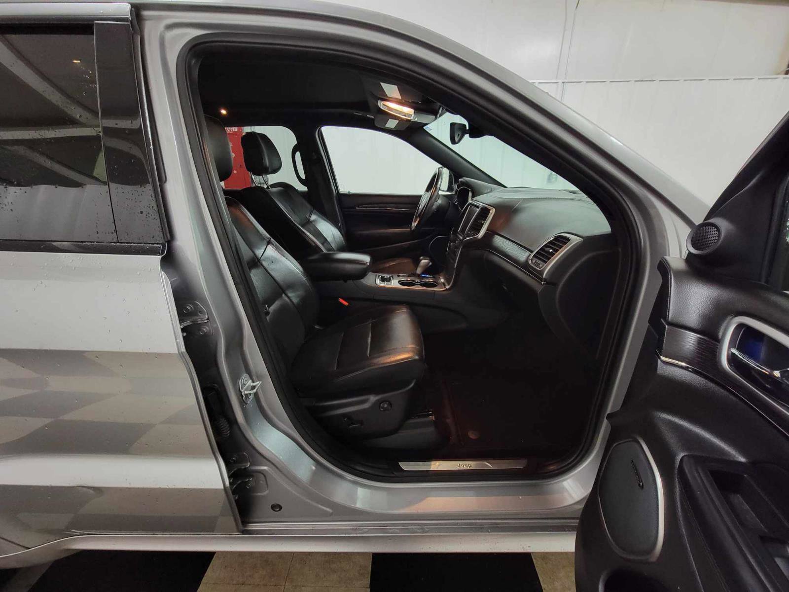 Used 2018 Jeep Grand Cherokee High Altitude image 29