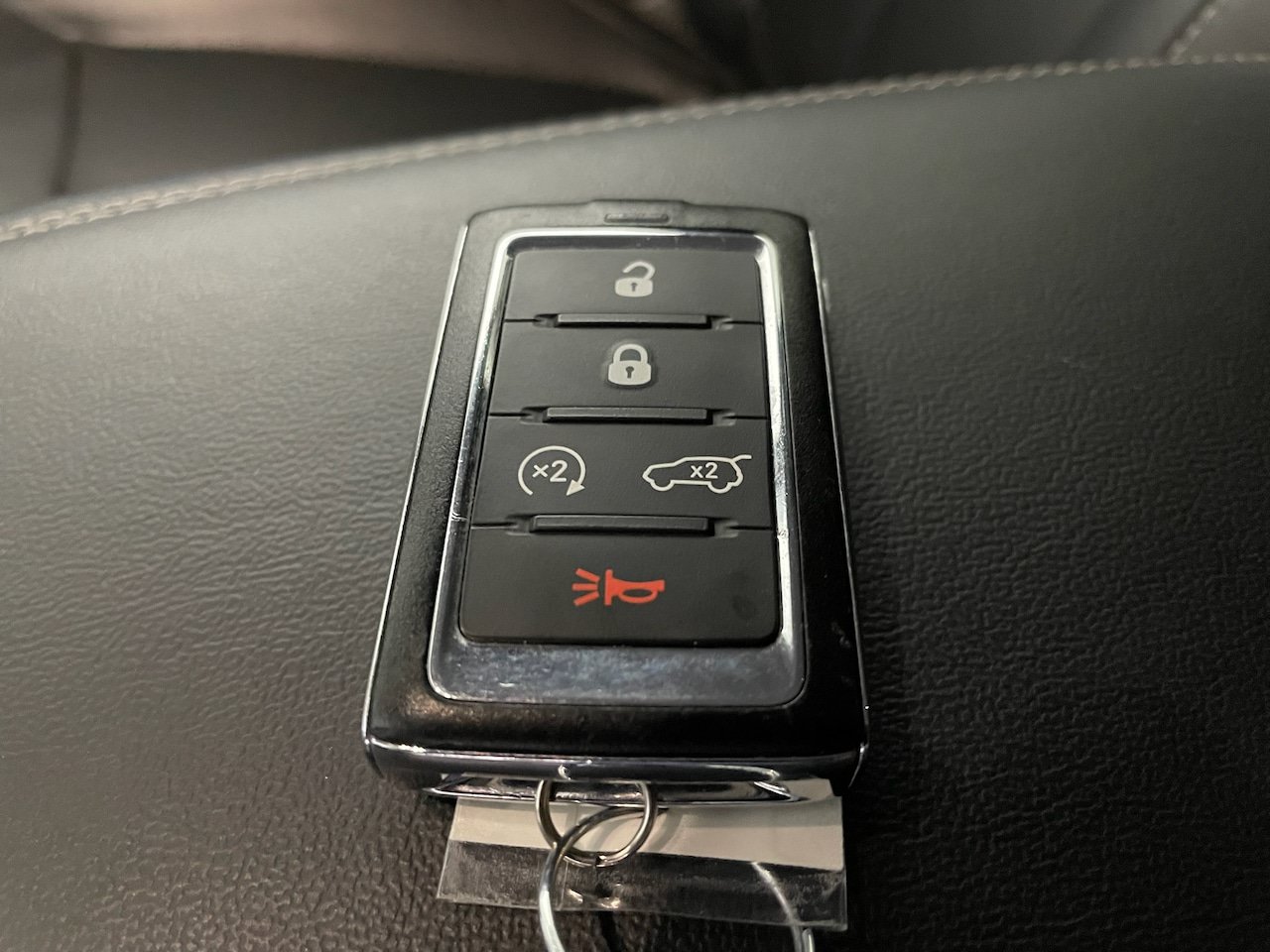 Used 2023 Jeep Grand Cherokee Limited AWD/4WD image 16