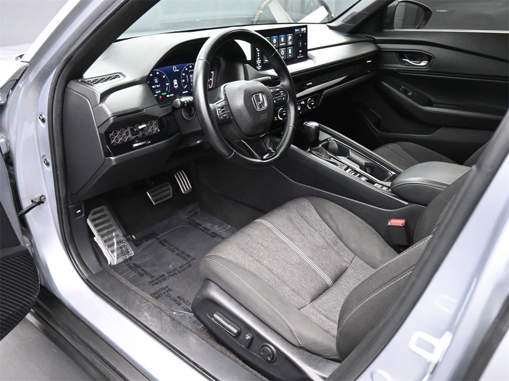 Used 2023 Honda Accord Sport image 2