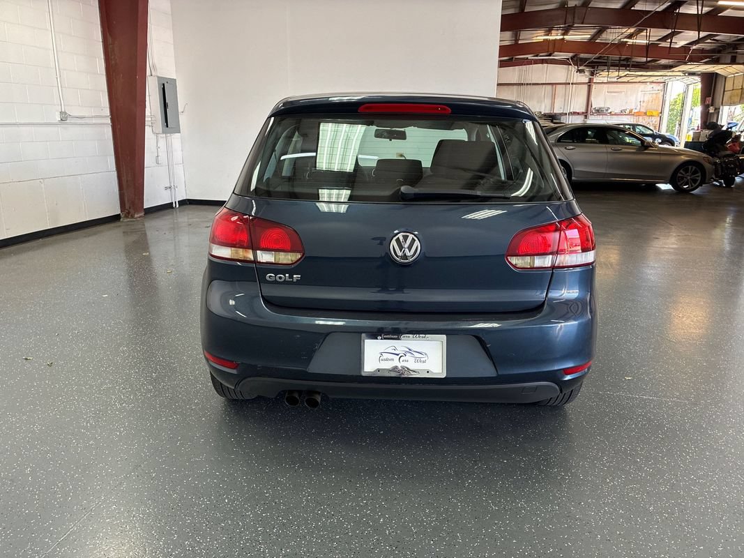 Used 2011 Volkswagen Golf 4-Door FWD image 5