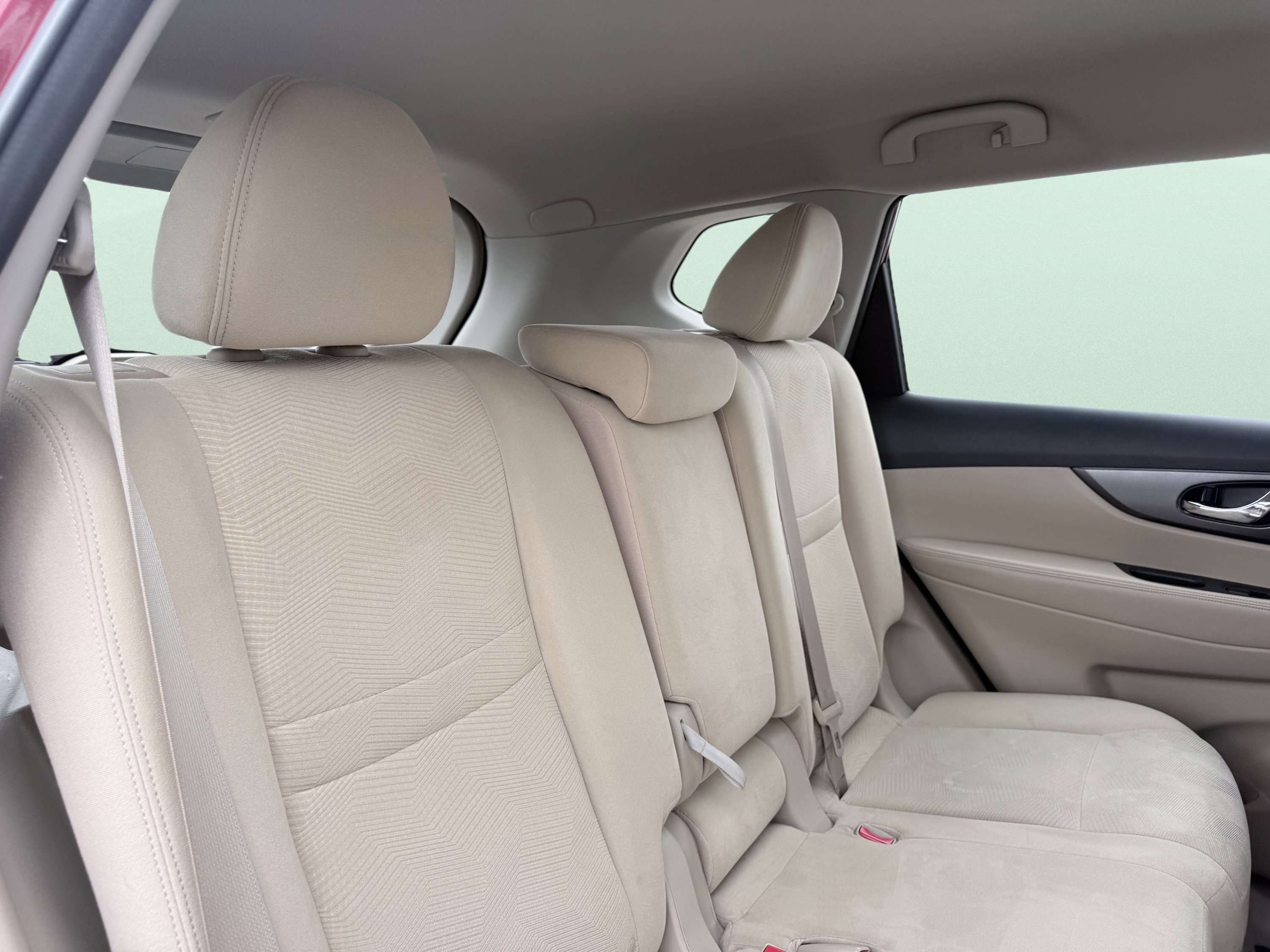 Used 2015 Nissan Rogue S FWD image 36