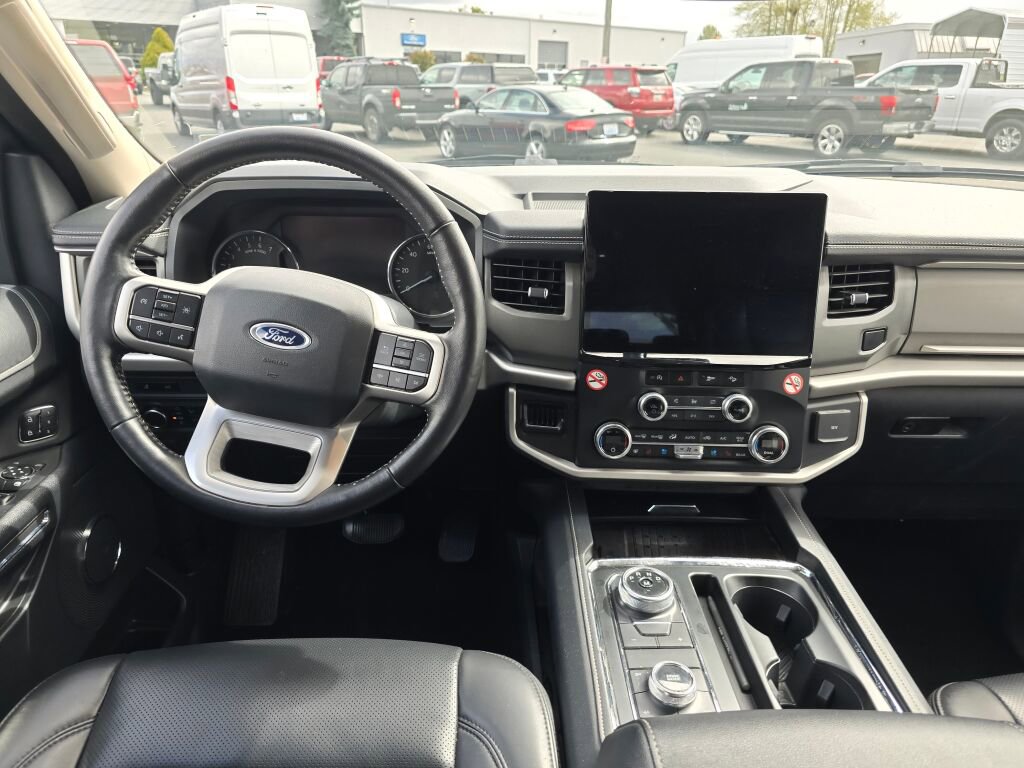 Used 2024 Ford Expedition Max XLT image 15
