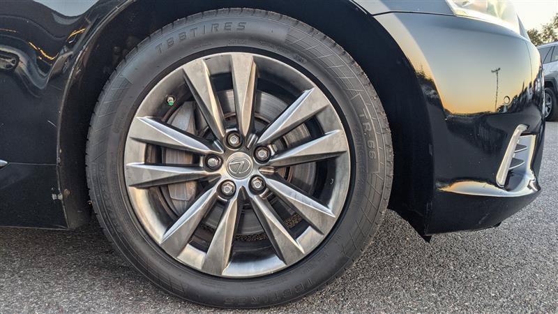Used 2013 Lexus LS 460 AWD w/ Comfort Pkg image 19
