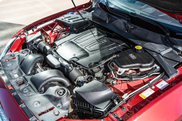 Used 2012 Jaguar XJ RWD image 16