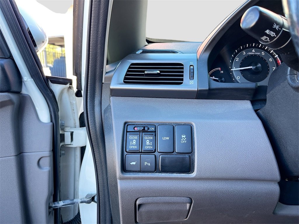 Used 2015 Honda Odyssey Touring Elite image 10
