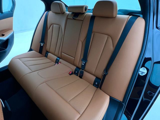Certified 2023 BMW 330i xDrive Sedan w/ Premium Package AWD/4WD image 18