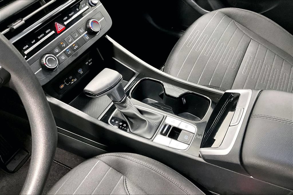 Used 2025 Hyundai Santa Cruz SE FWD image 17