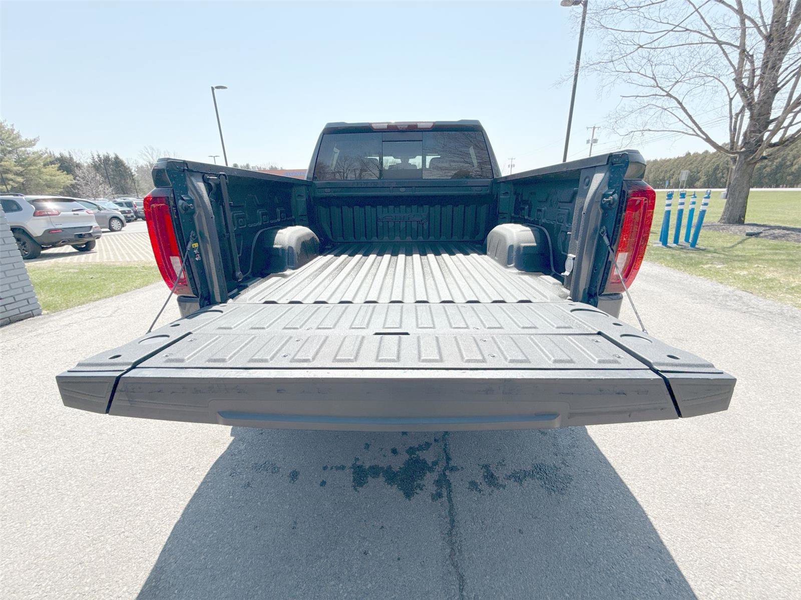 Used 2021 GMC Sierra 1500 AT4 w/ Technology Package AWD/4WD image 20