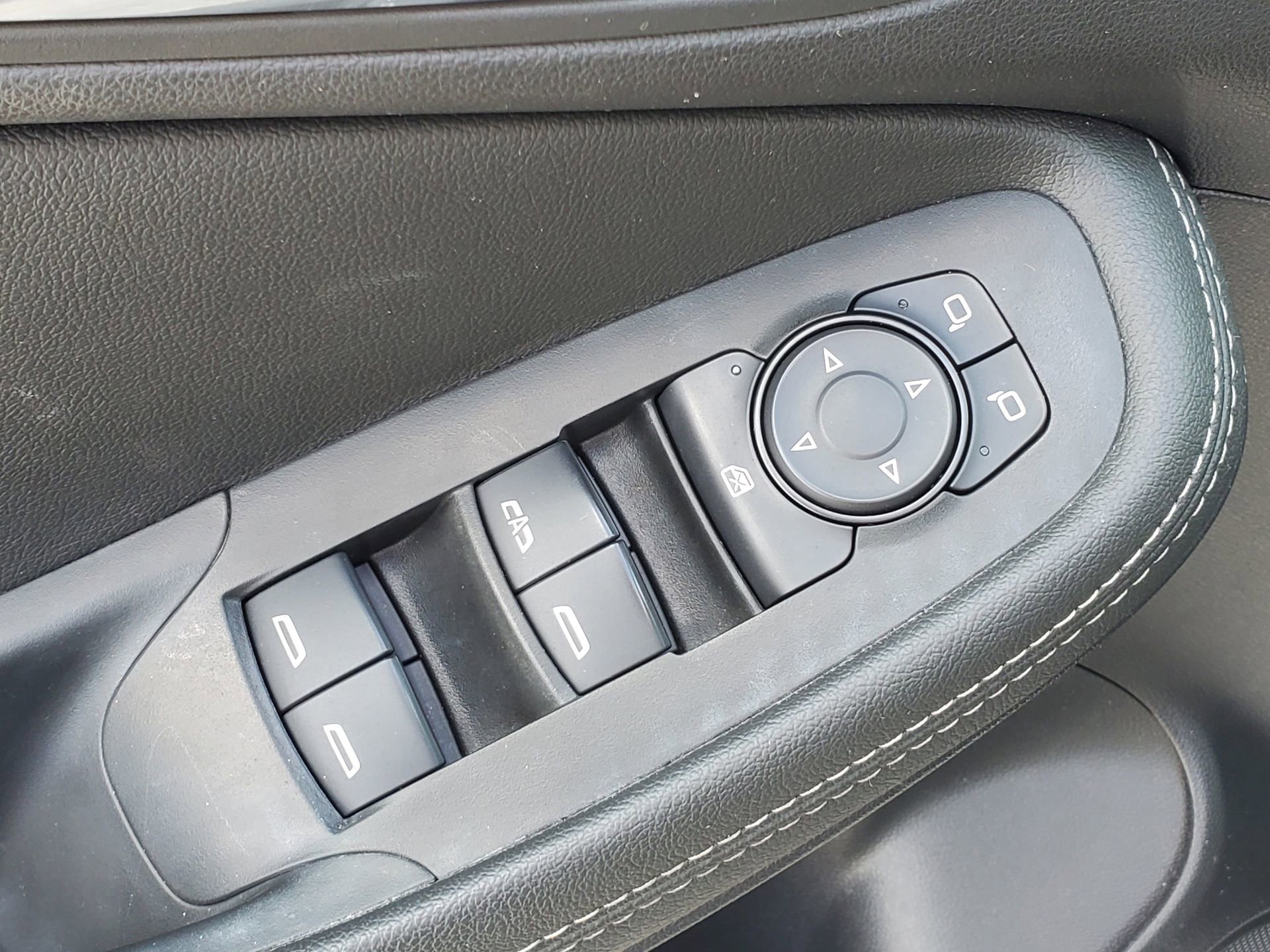 Used 2022 Buick Encore GX Select image 17