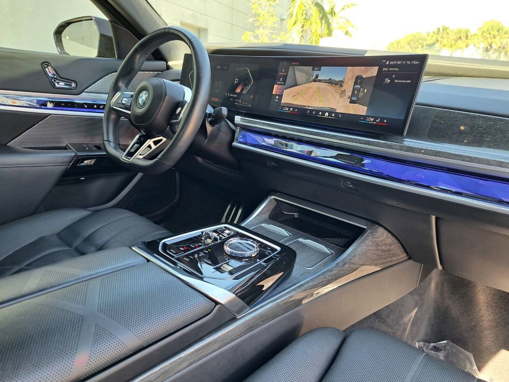 Used 2024 BMW 750e xDrive image 13