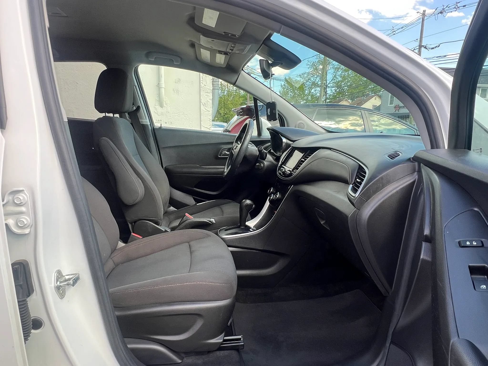 Used 2020 Chevrolet Trax LS w/ Tint and Cruise Package AWD/4WD image 31
