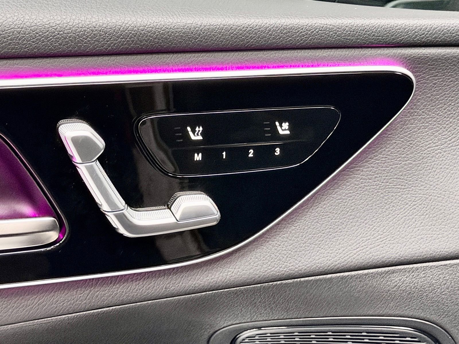 Used 2026 Mercedes-Benz GLC 300 image 21