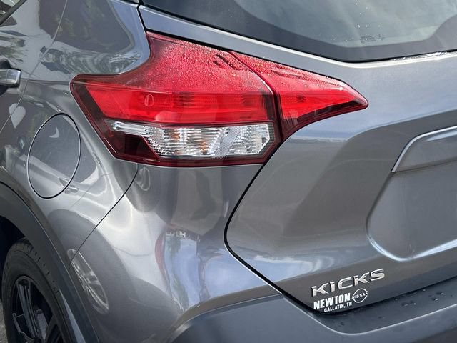 Used 2020 Nissan Kicks SR w/ SR Premium Package FWD image 9