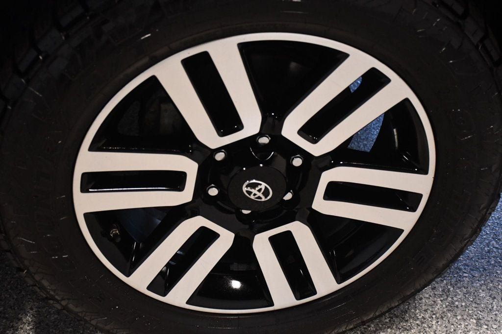 Used 2020 Toyota 4Runner Limited AWD/4WD image 21