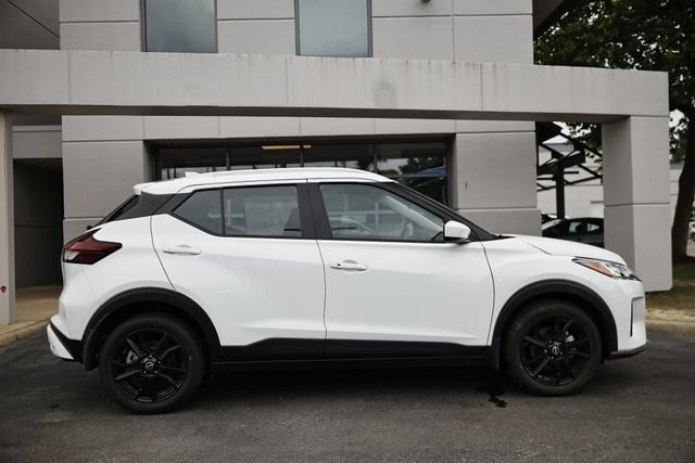 Used 2024 Nissan Kicks SV FWD image 4