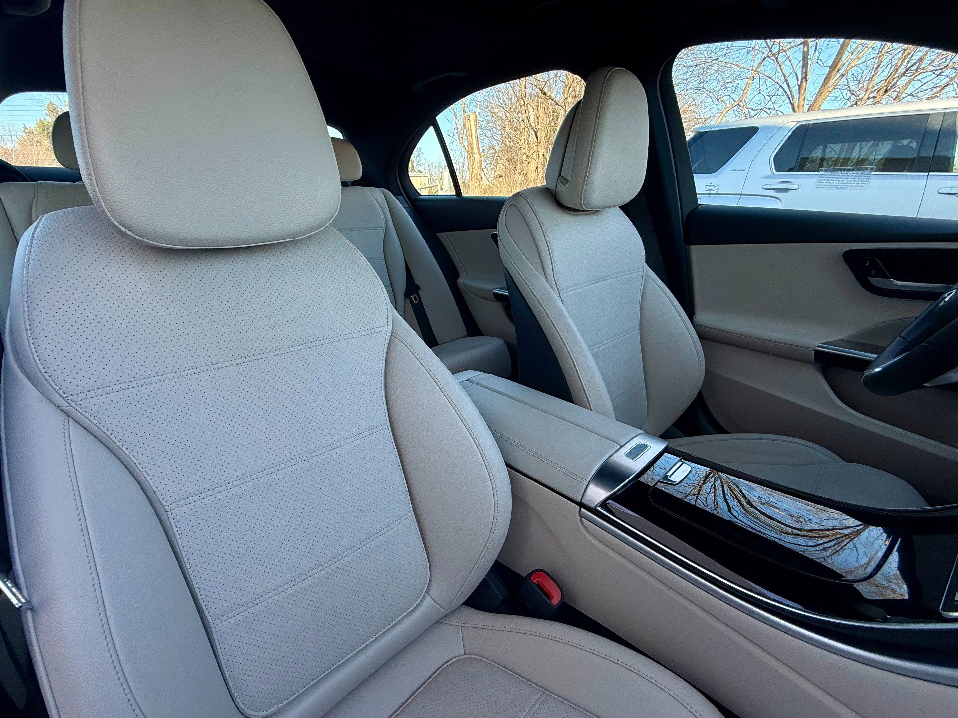 Used 2024 Mercedes-Benz C 300 Sedan image 23