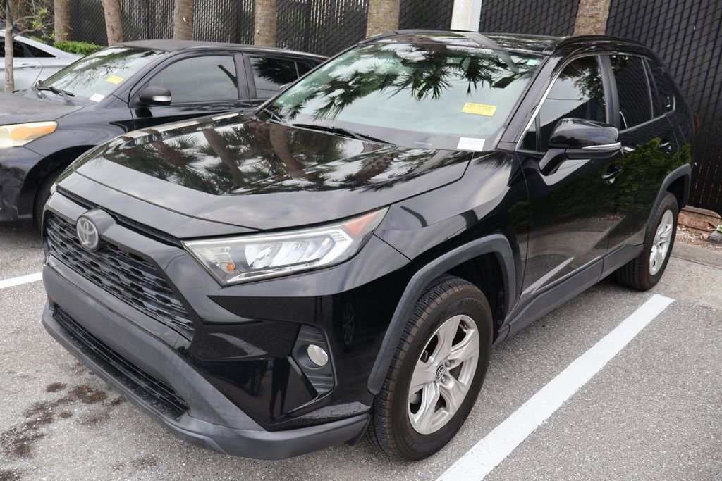 Used 2021 Toyota RAV4 XLE w/ Convenience Package image 2