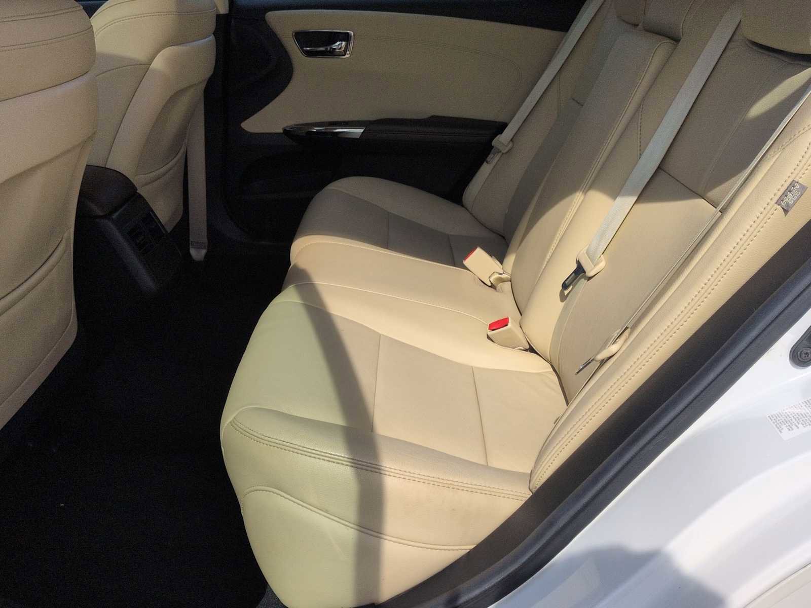 Used 2016 Toyota Avalon Touring image 21