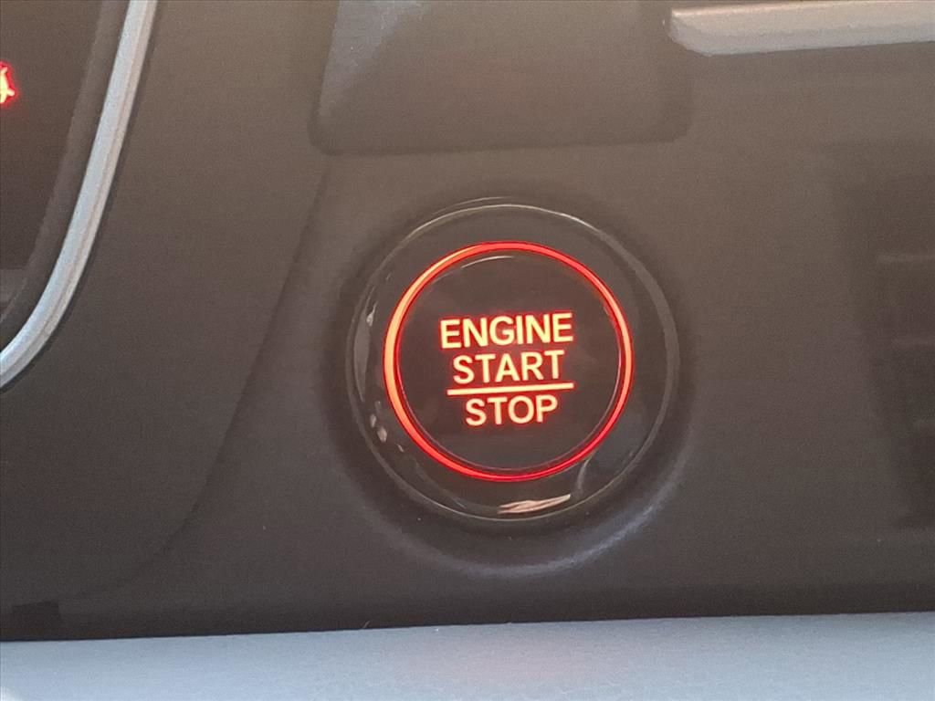 Used 2025 Honda Pilot EX-L image 16