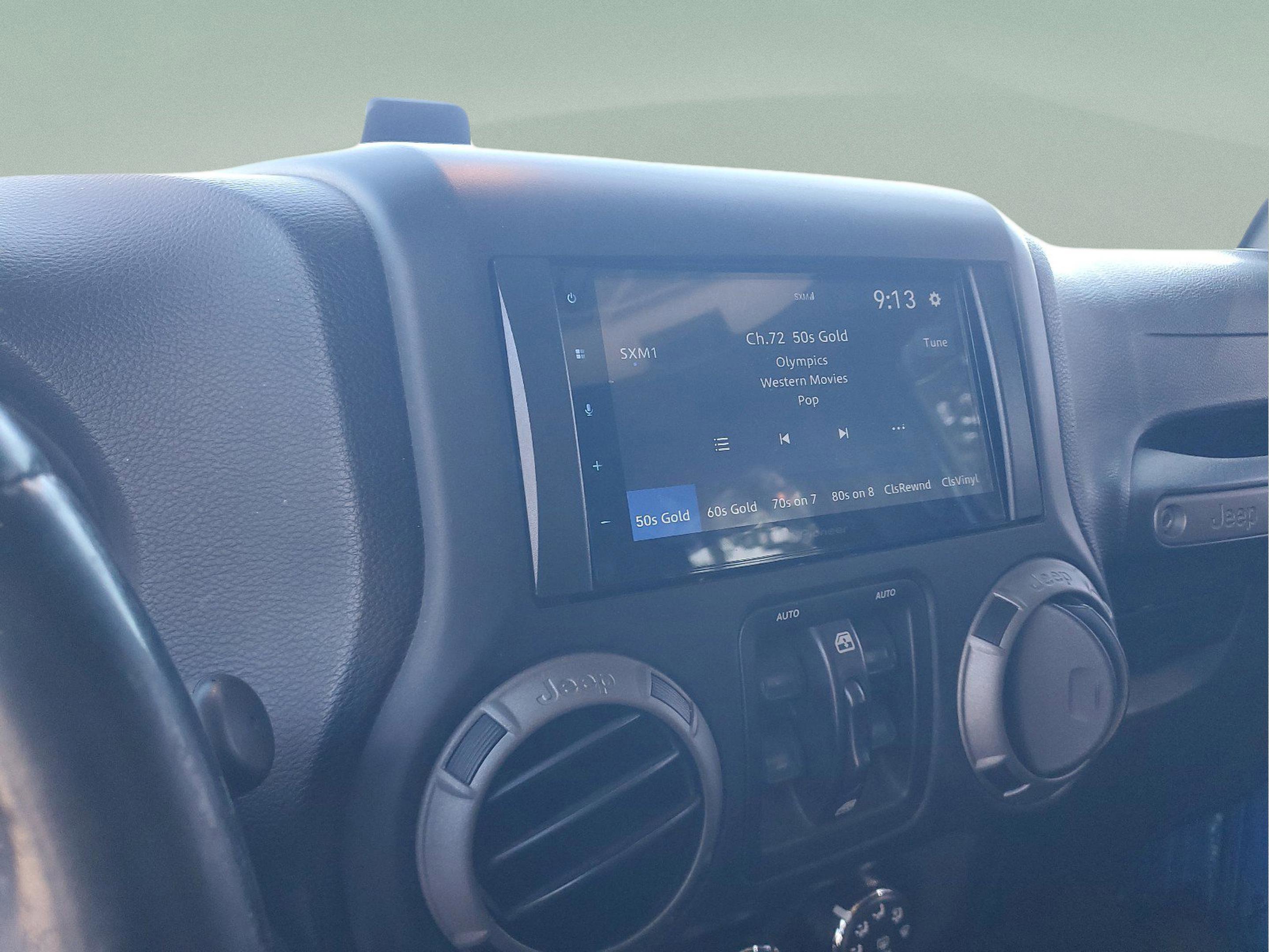 Used 2015 Jeep Wrangler Unlimited Sport AWD/4WD image 16