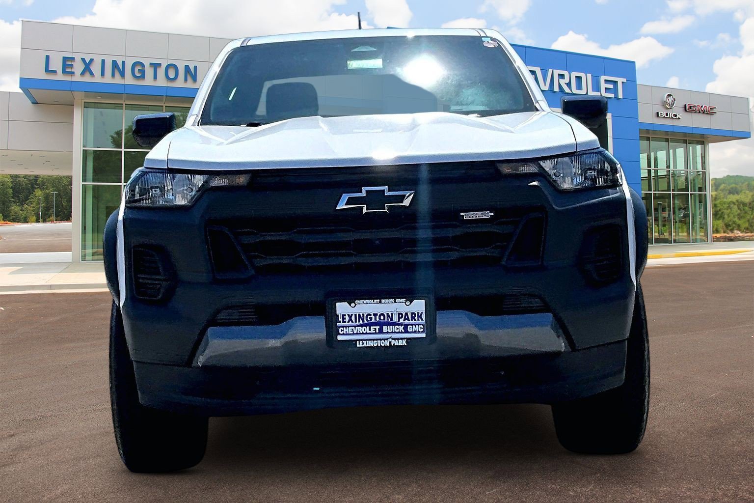 Used 2023 Chevrolet Colorado Trail Boss w/ Technology Package image 3