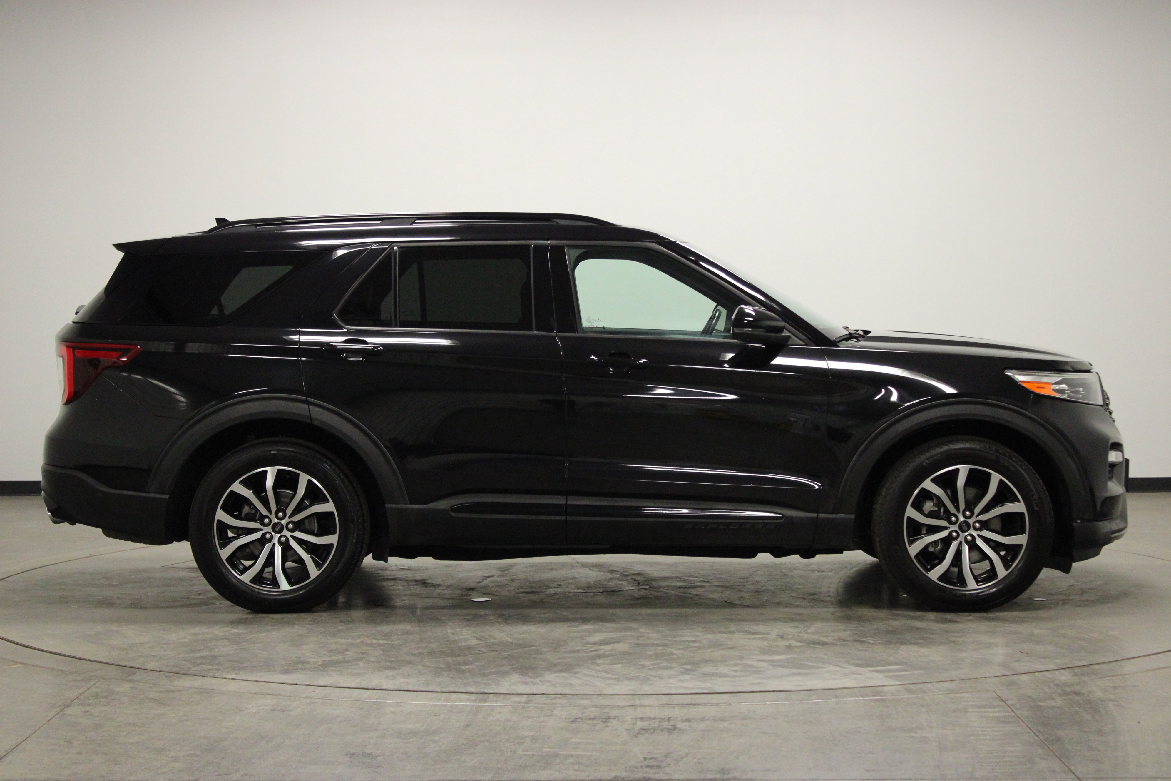 Used 2020 Ford Explorer ST image 9