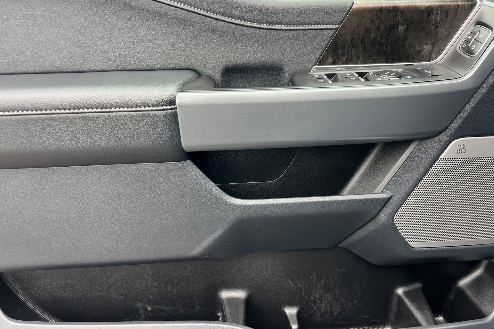 Certified 2024 Ford F250 Lariat w/ Tremor Off-Road Package image 12