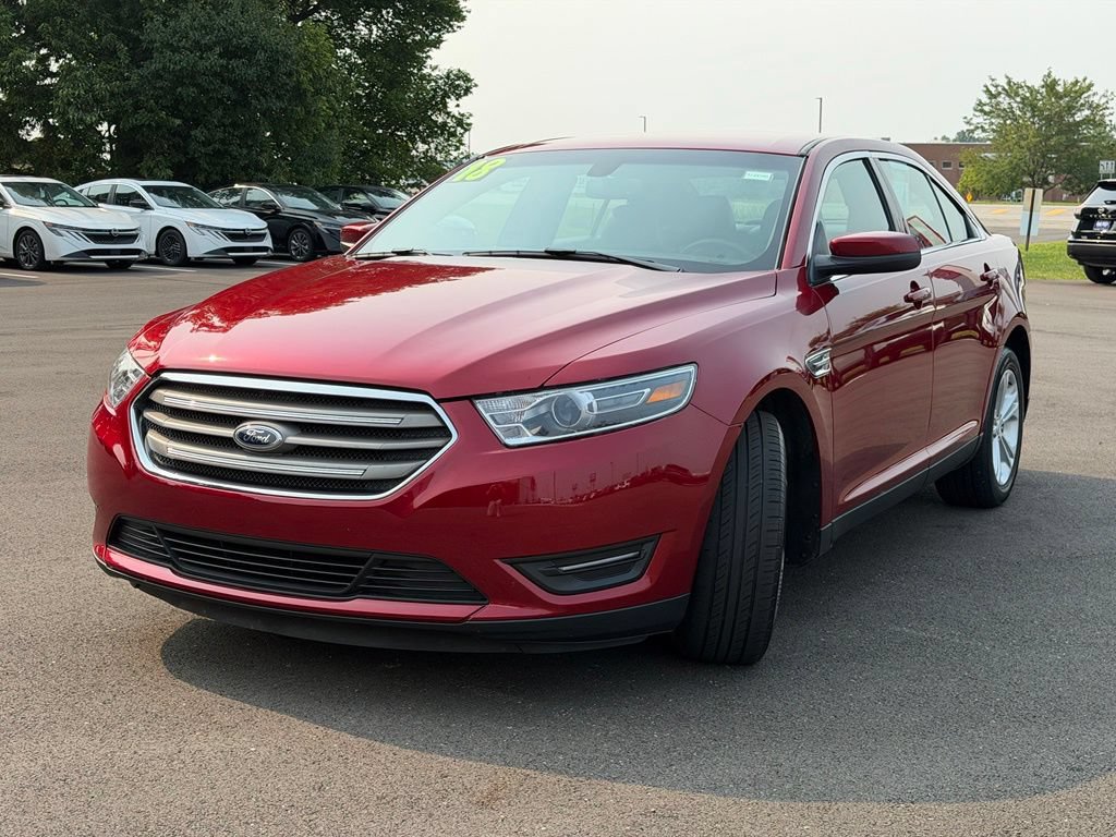 Used 2018 Ford Taurus SEL w/ Equipment Group 201A FWD image 2