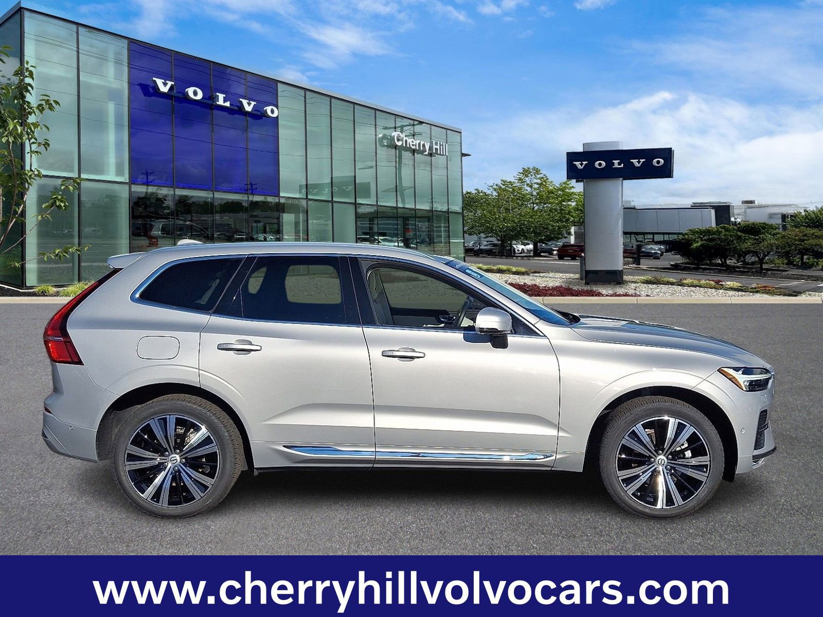 Certified 2023 Volvo XC60 B5 Plus w/ Climate Package image 7