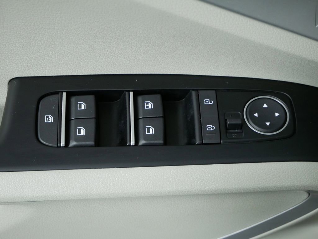 Certified 2025 Kia Soul LX image 21