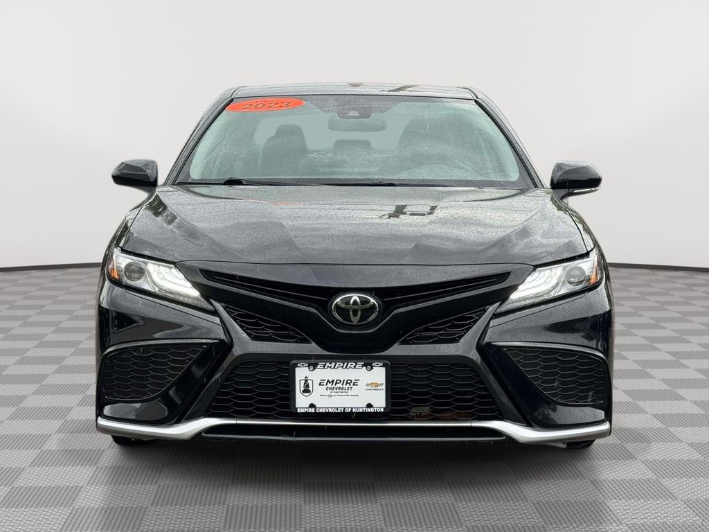 Used 2023 Toyota Camry XSE FWD image 2