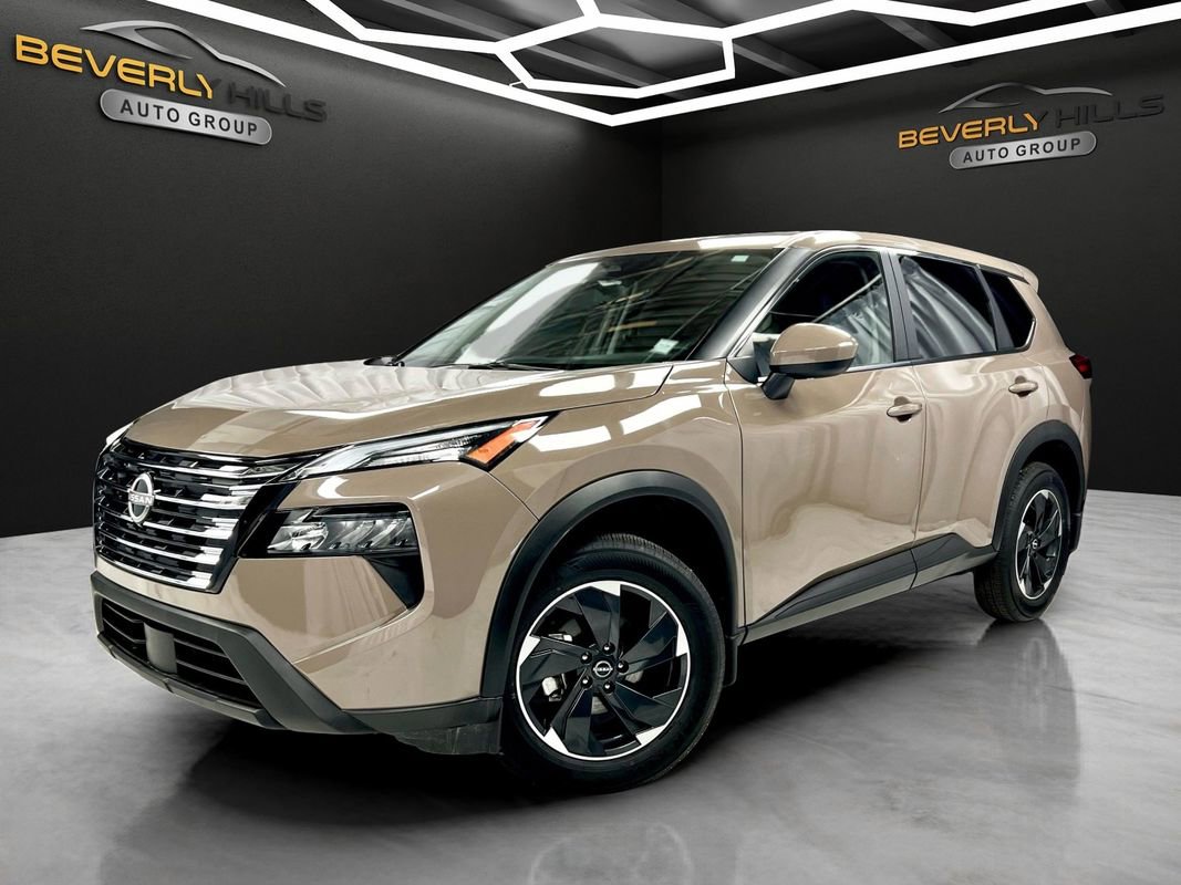 Used 2025 Nissan Rogue SV image 1